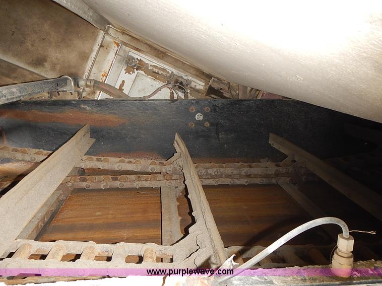 image for item AP9155 2003 Elgin Freightliner Road Wizard street sweeper