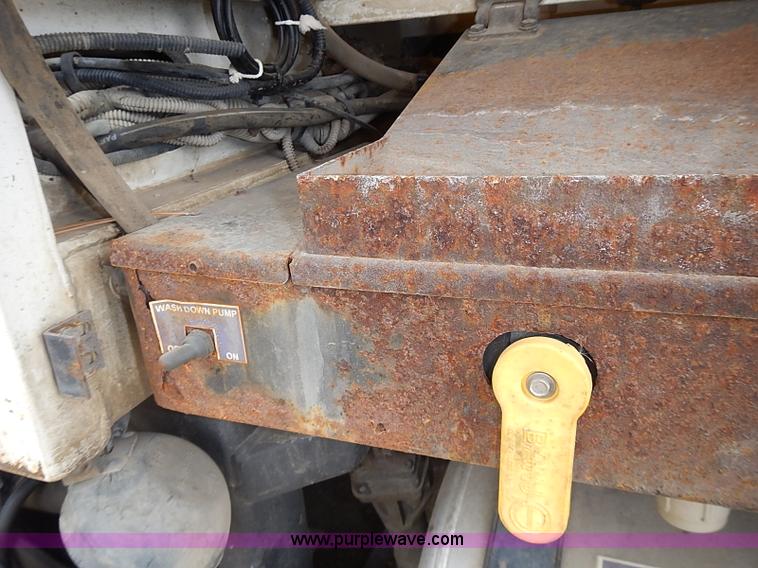 image for item AP9155 2003 Elgin Freightliner Road Wizard street sweeper