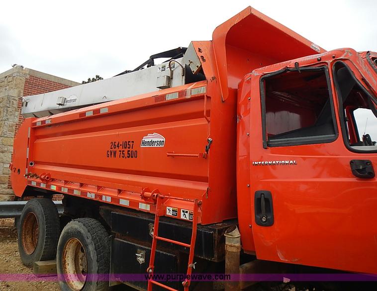 image for item AP9156 2006 International 7400SFA dump truck