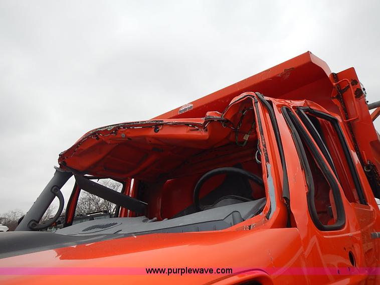 image for item AP9156 2006 International 7400SFA dump truck