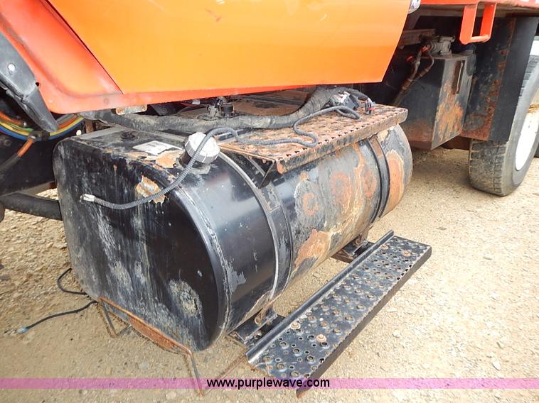 image for item AP9156 2006 International 7400SFA dump truck