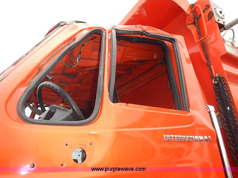 image for item AP9156 2006 International 7400SFA dump truck