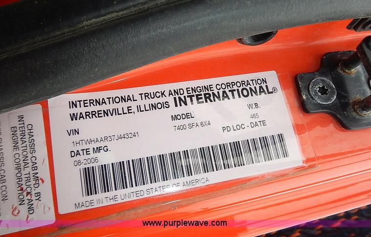 image for item AP9156 2006 International 7400SFA dump truck