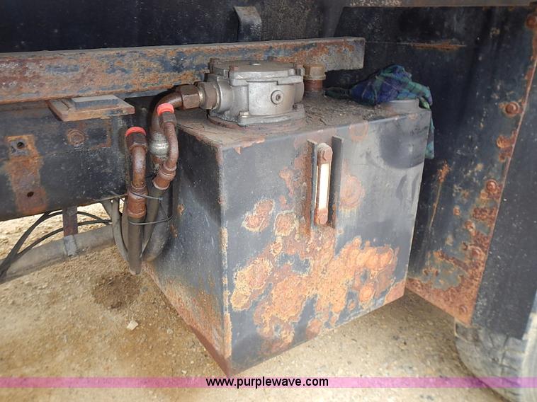 image for item AP9156 2006 International 7400SFA dump truck