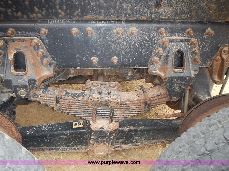 image for item AP9156 2006 International 7400SFA dump truck