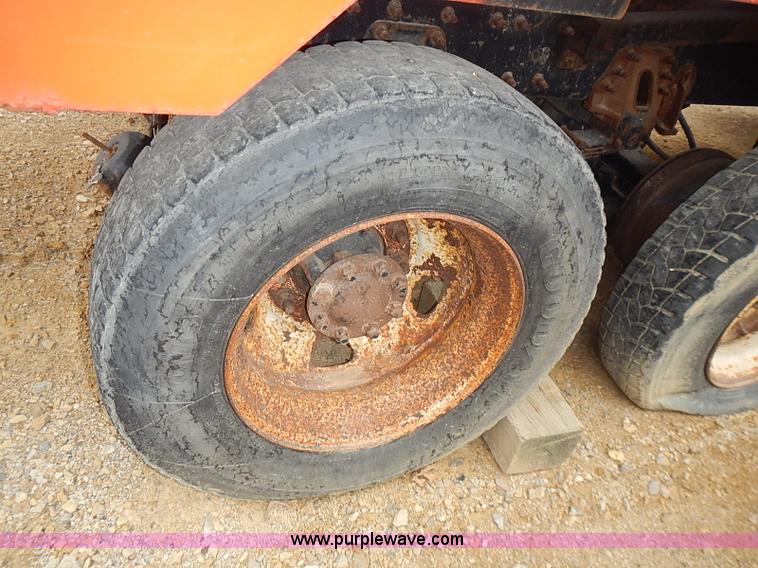 image for item AP9156 2006 International 7400SFA dump truck