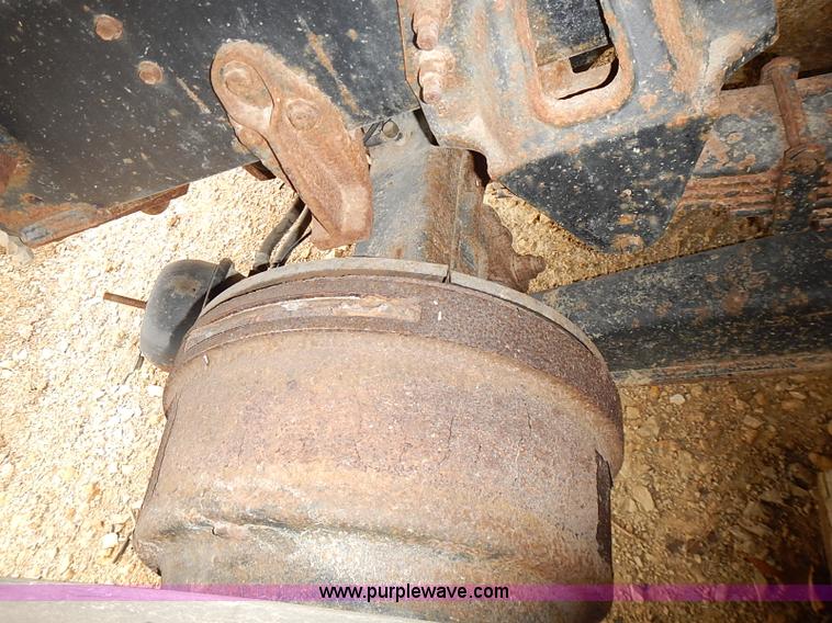 image for item AP9156 2006 International 7400SFA dump truck