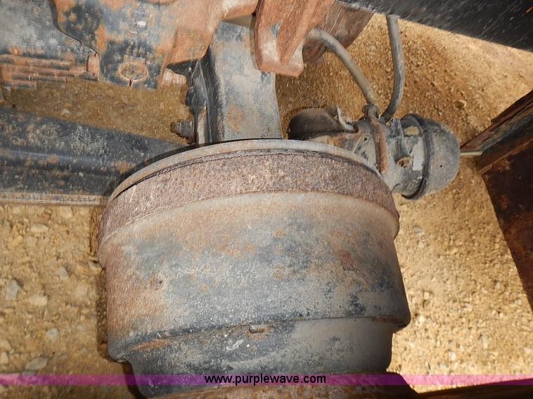 image for item AP9156 2006 International 7400SFA dump truck