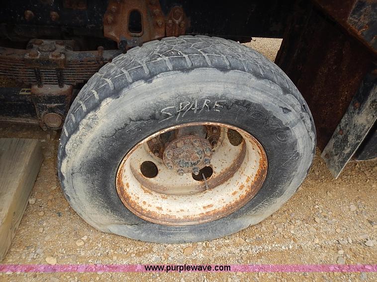 image for item AP9156 2006 International 7400SFA dump truck