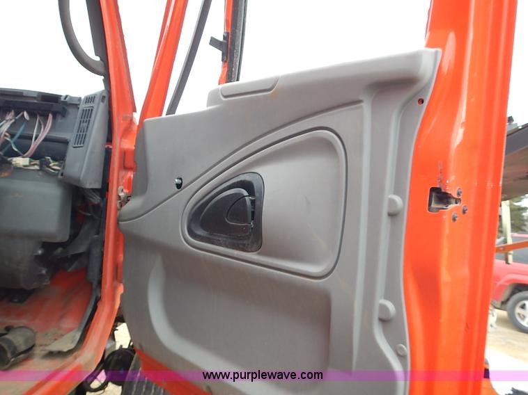 image for item AP9156 2006 International 7400SFA dump truck