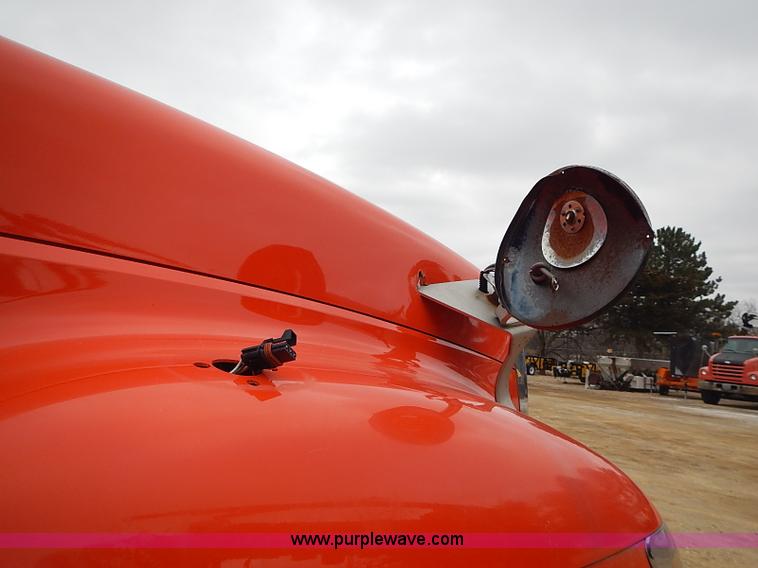 image for item AP9156 2006 International 7400SFA dump truck