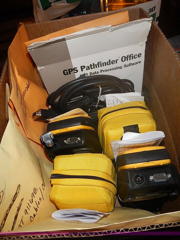 image for item AP9164 Assorted surveying equipment