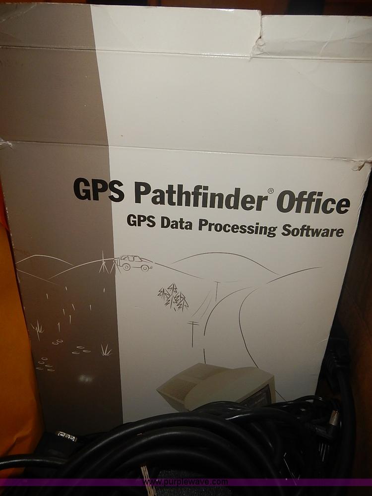 image for item AP9164 Assorted surveying equipment