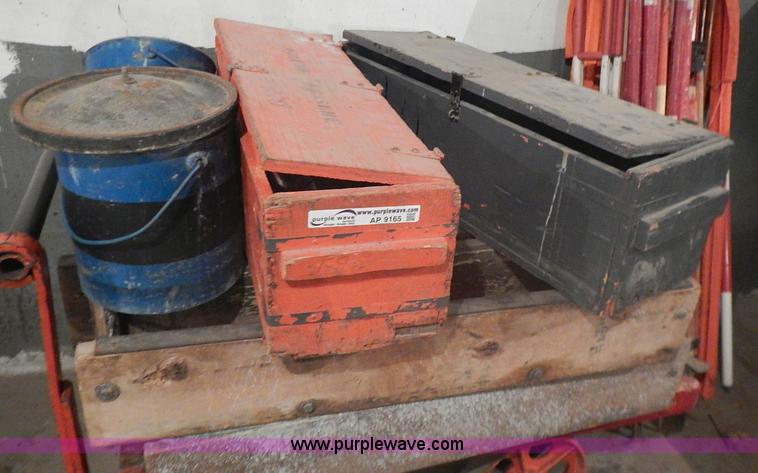 image for item AP9165 Assorted tools