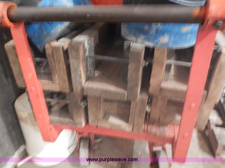 image for item AP9165 Assorted tools