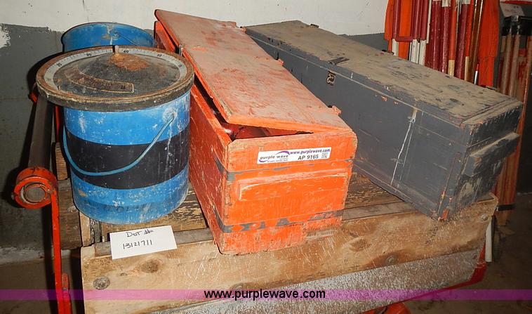 image for item AP9165 Assorted tools