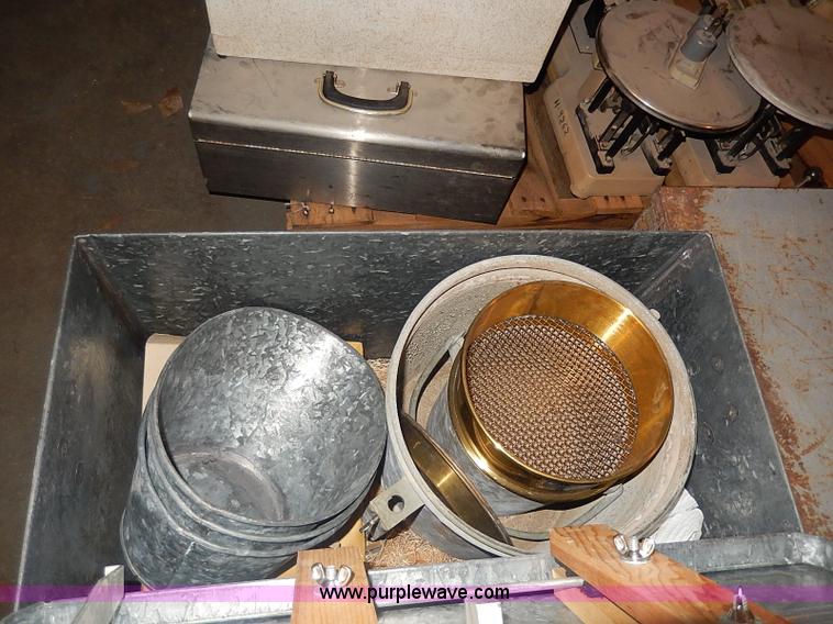 image for item AP9166 Assorted scales