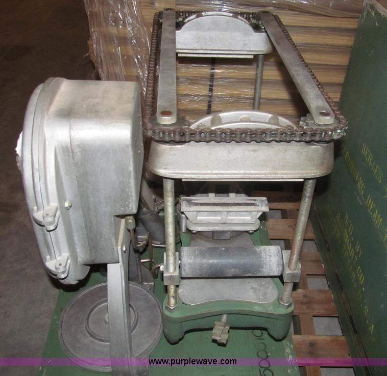 image for item AY9851 (2) recording beam testers