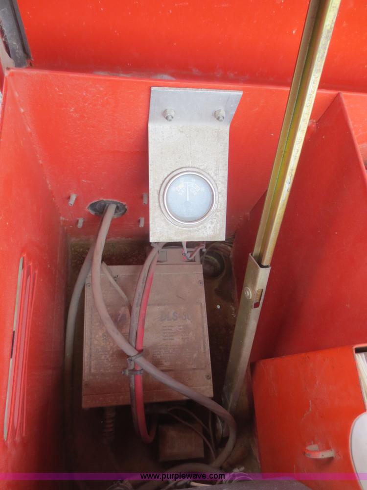 image for item F6802 2002 Ver-Mac ST-4825 arrow board sign trailer