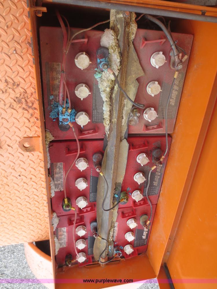 image for item F6803 2003 Ver-Mac ST-4825 arrow board sign trailer