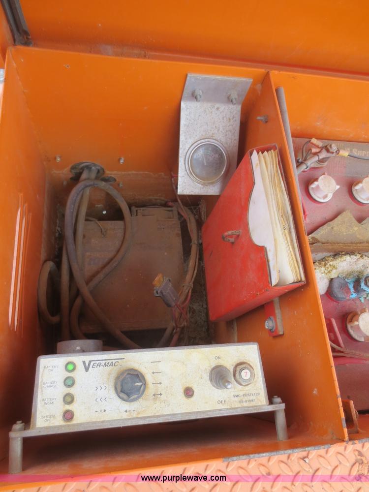 image for item F6803 2003 Ver-Mac ST-4825 arrow board sign trailer