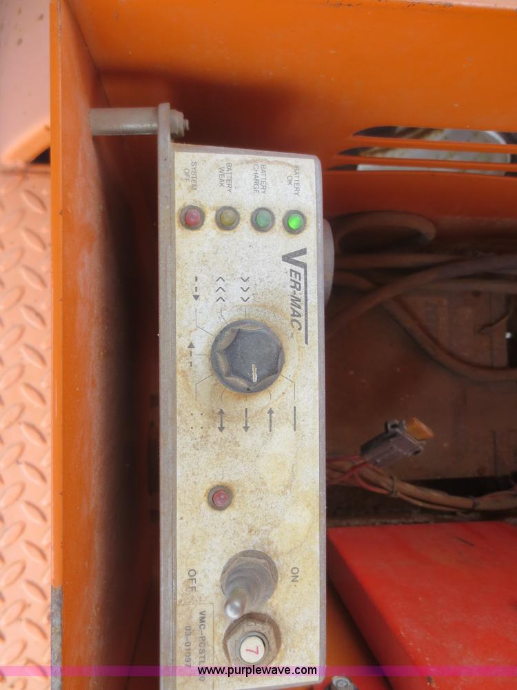 image for item F6803 2003 Ver-Mac ST-4825 arrow board sign trailer