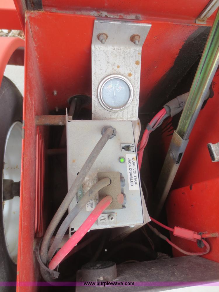 image for item F6804 2002 Ver-Mac ST-4825 arrow board sign trailer