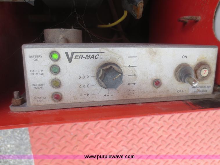 image for item F6805 2002 Ver-Mac ST-4825 arrow board sign trailer