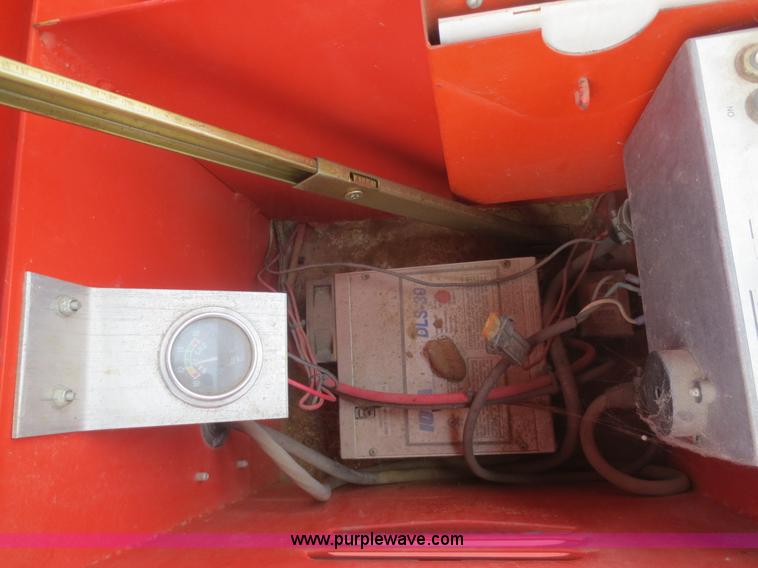 image for item F6807 2002 Ver-Mac ST-4825 arrow board sign trailer