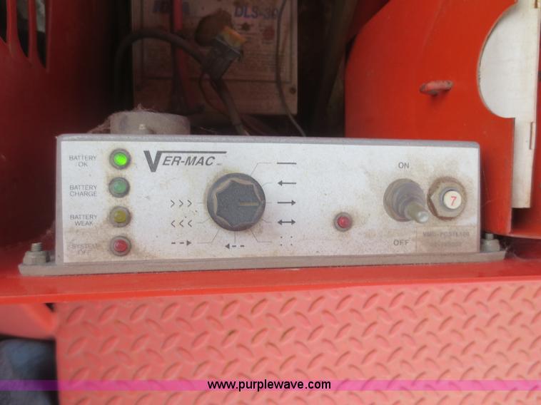 image for item F6807 2002 Ver-Mac ST-4825 arrow board sign trailer