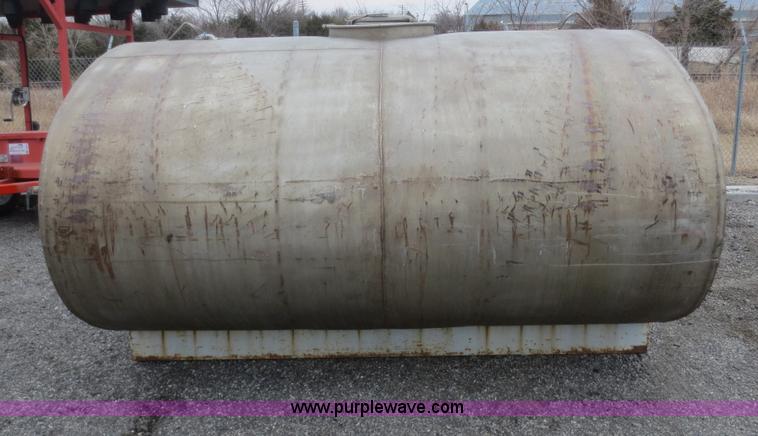 image for item F6813 1993 Hercules 1500 stainless steel water tank