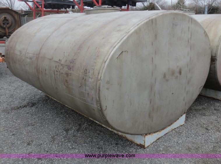 image for item F6813 1993 Hercules 1500 stainless steel water tank