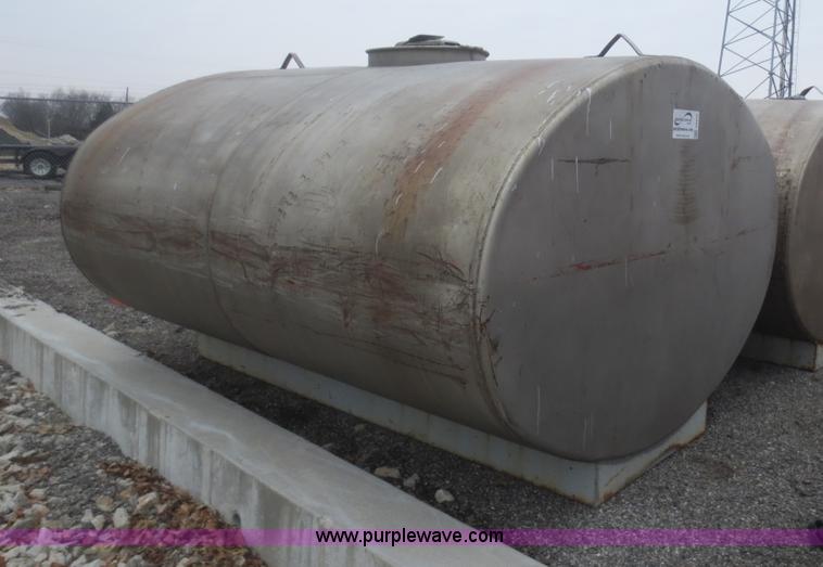 image for item F6814 1993 Hercules 1500 stainless steel water tank