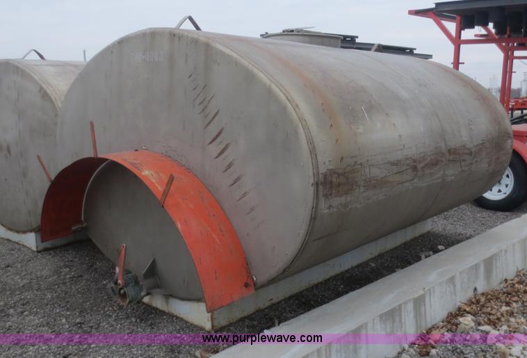 image for item F6814 1993 Hercules 1500 stainless steel water tank