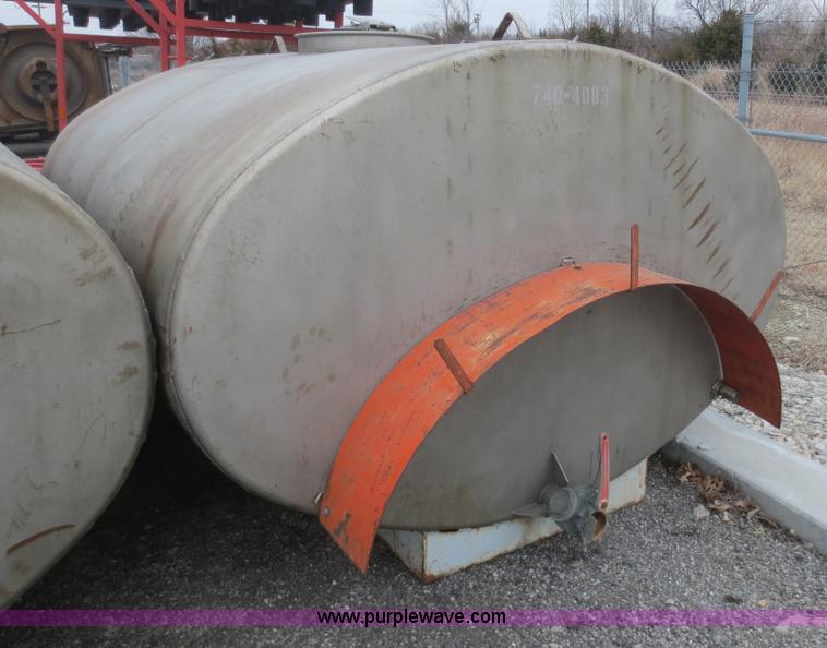 image for item F6814 1993 Hercules 1500 stainless steel water tank