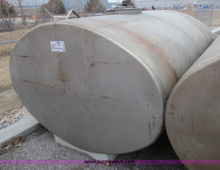 image for item F6814 1993 Hercules 1500 stainless steel water tank