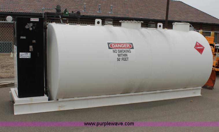 image for item G8203 1999 Wemac 2,000 gallon gasoline tank