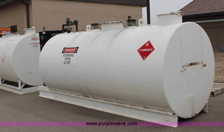 image for item G8203 1999 Wemac 2,000 gallon gasoline tank