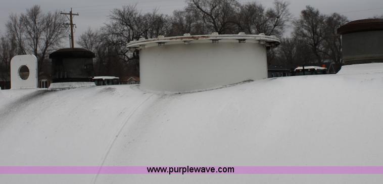 image for item G8203 1999 Wemac 2,000 gallon gasoline tank