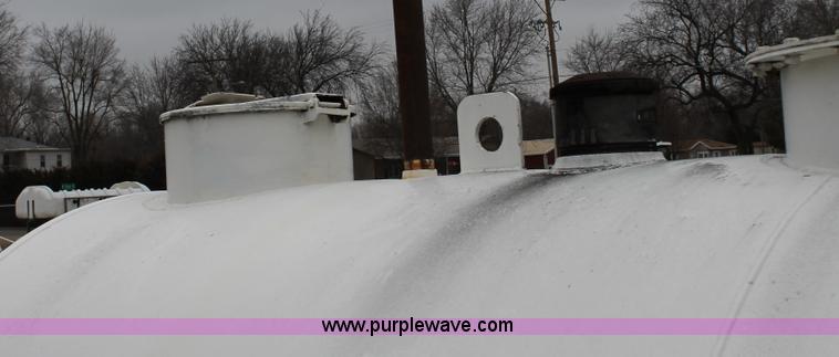 image for item G8203 1999 Wemac 2,000 gallon gasoline tank