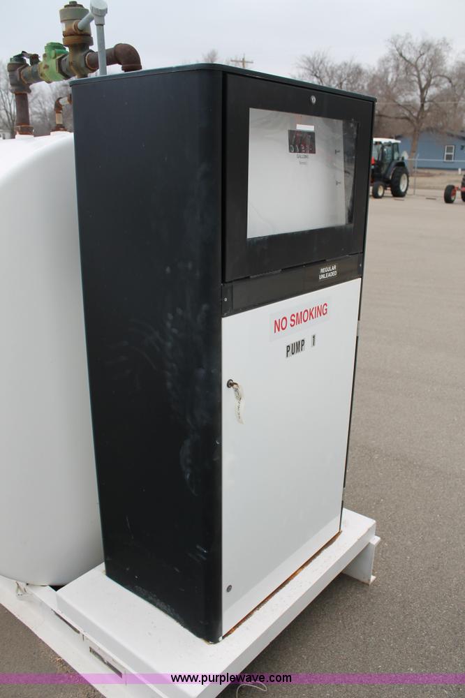 image for item G8203 1999 Wemac 2,000 gallon gasoline tank