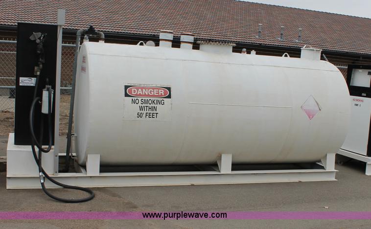 image for item G8204 1993 Smith 2,000 gallon horizontal diesel tank