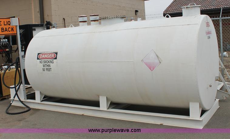 image for item G8204 1993 Smith 2,000 gallon horizontal diesel tank