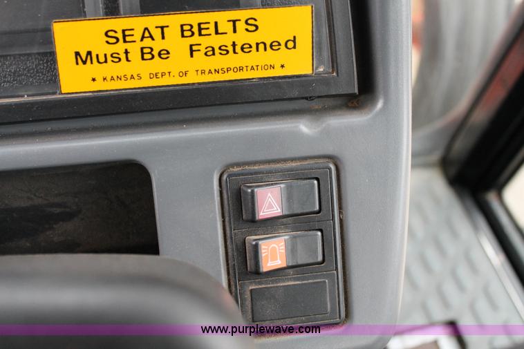 image for item G8207 2000 New Holland TS100 tractor