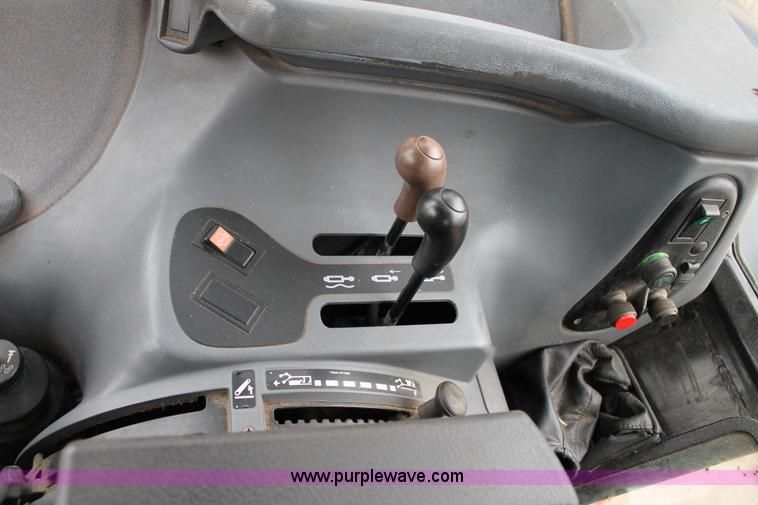 image for item G8207 2000 New Holland TS100 tractor