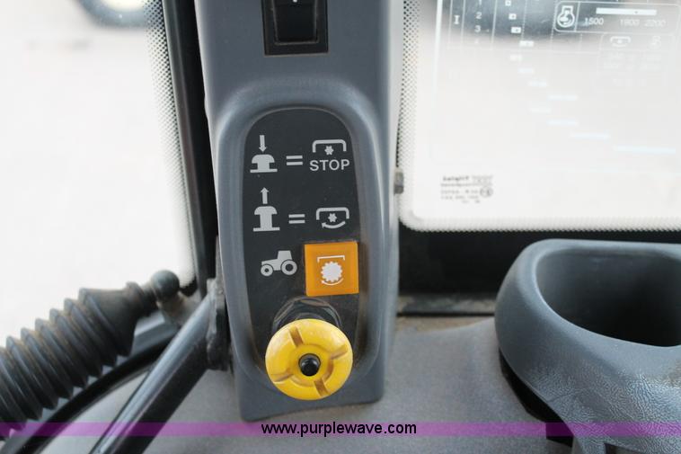 image for item G8207 2000 New Holland TS100 tractor