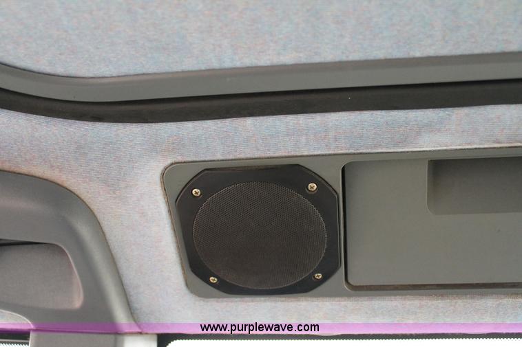 image for item G8207 2000 New Holland TS100 tractor