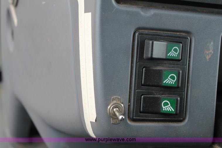 image for item G8208 2000 New Holland TS100 tractor