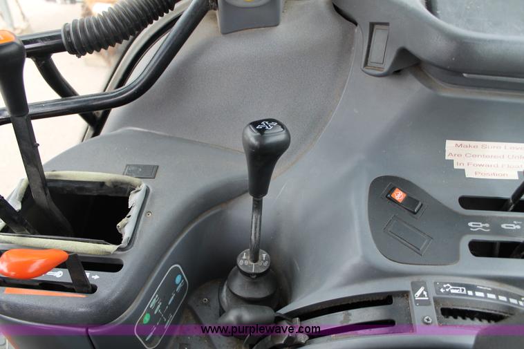 image for item G8208 2000 New Holland TS100 tractor