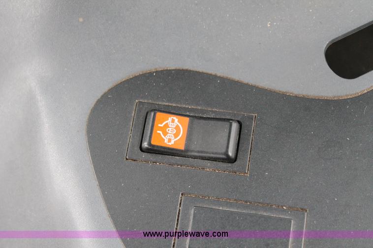 image for item G8208 2000 New Holland TS100 tractor